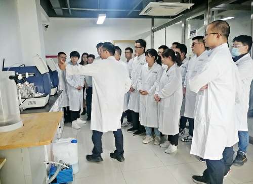 首届hgα030皇冠(上海)控股有限公司药业新技术交流会在南京举行